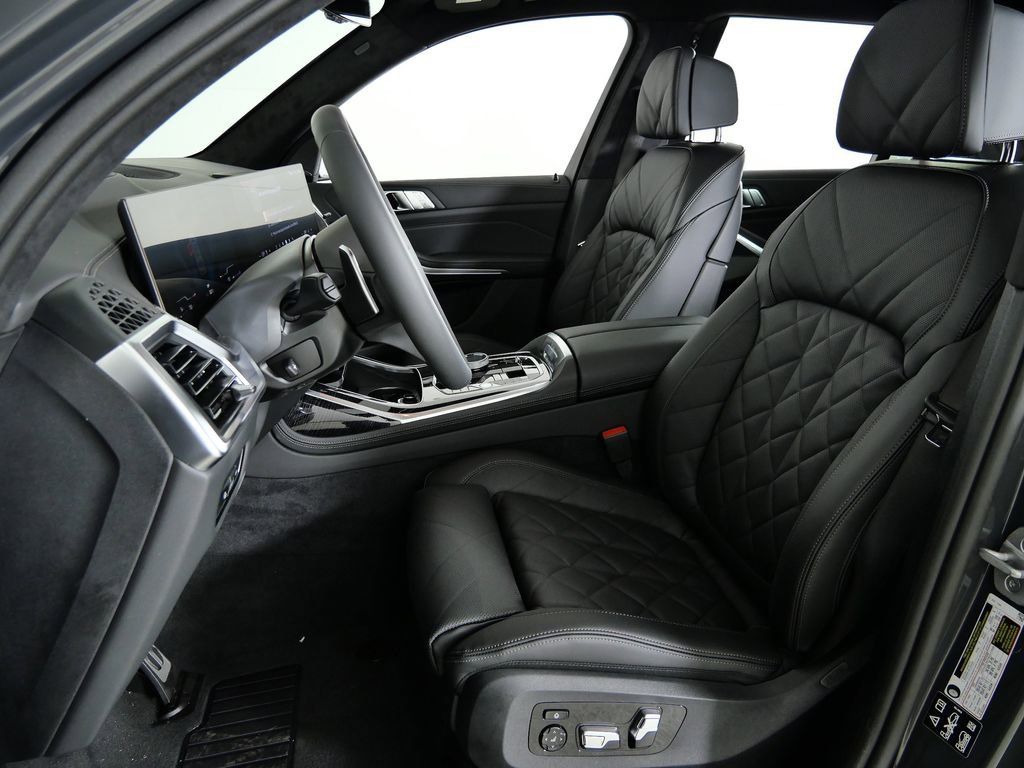 Thumbnail: 2026 BMW X7 - 39