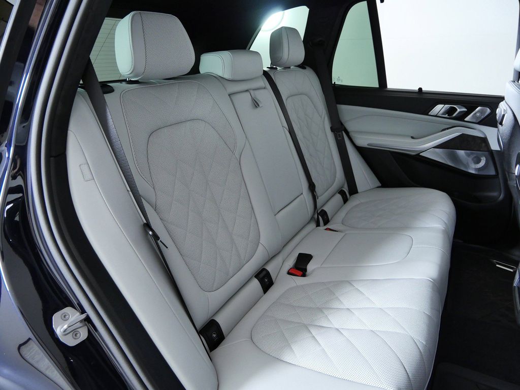 Thumbnail: 2026 BMW X5 - 23