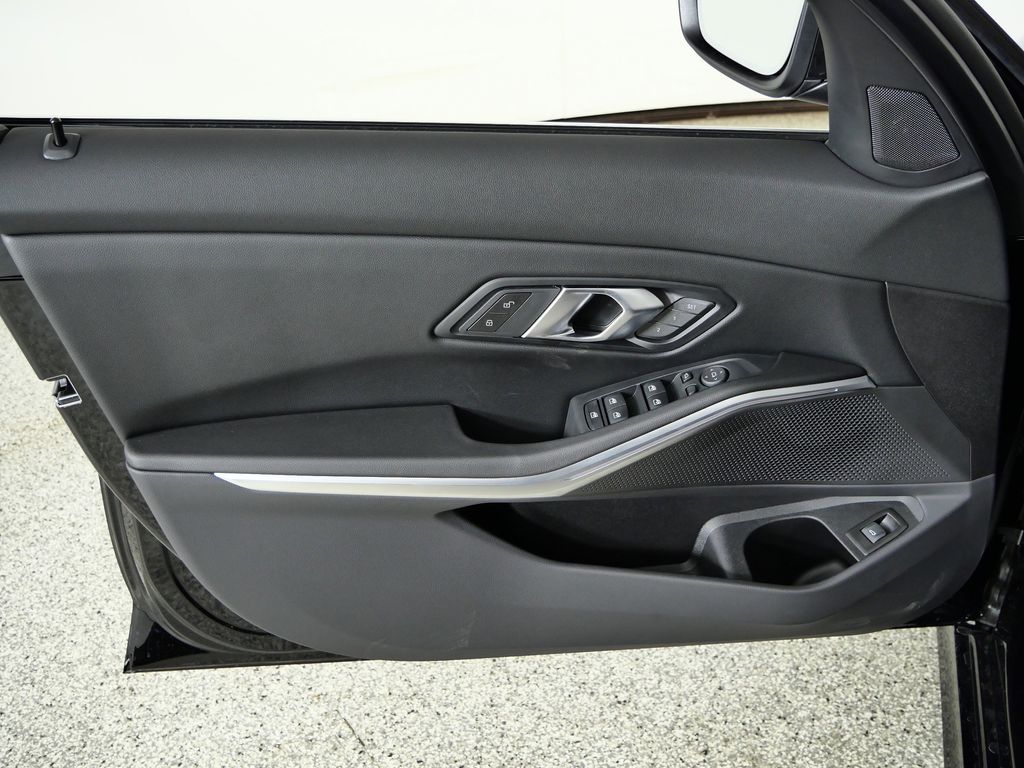 Thumbnail: 2026 BMW 3 Series - 32