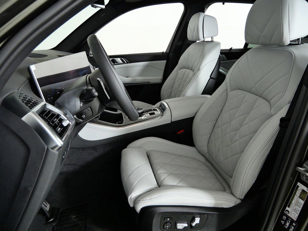 Thumbnail: 2026 BMW X5 - 36
