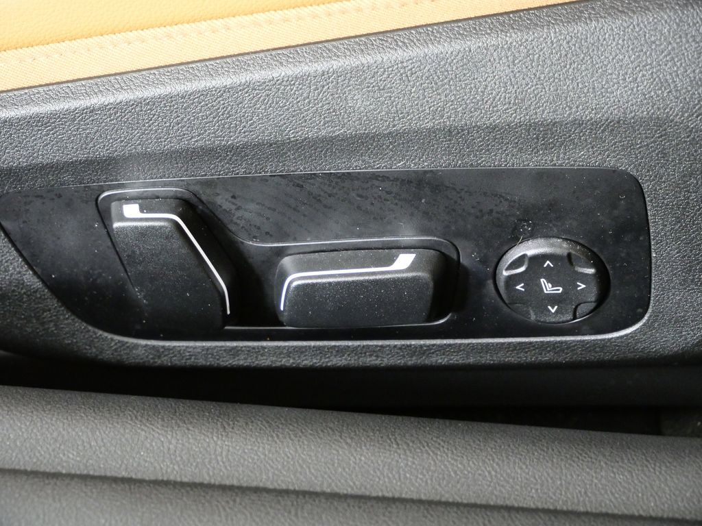 Thumbnail: 2025 BMW 4 Series - 27