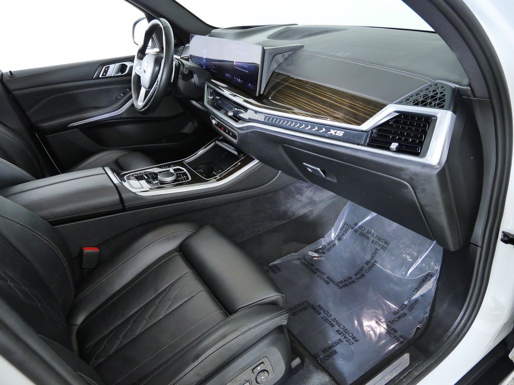Thumbnail: 2024 BMW X5 - 21