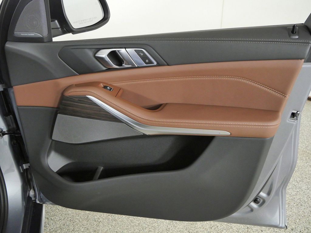 Thumbnail: 2026 BMW X5 - 19