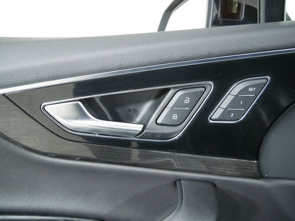 2017 Audi Q7 Premium Plus 33