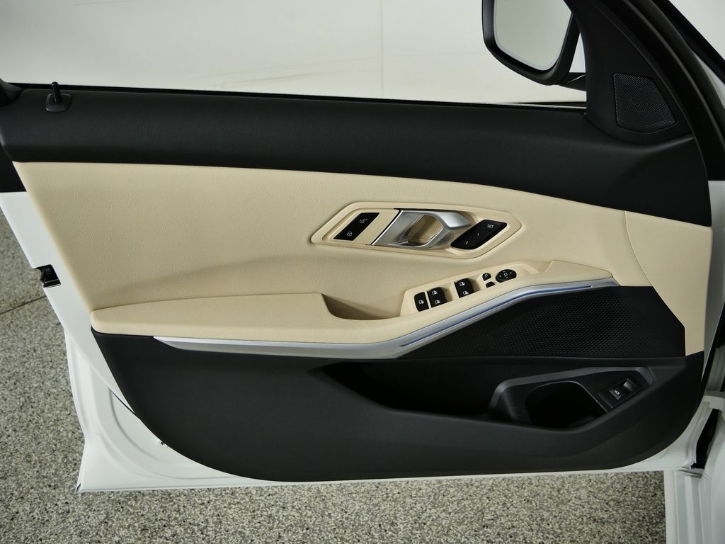 Thumbnail: 2025 BMW 3 Series - 36