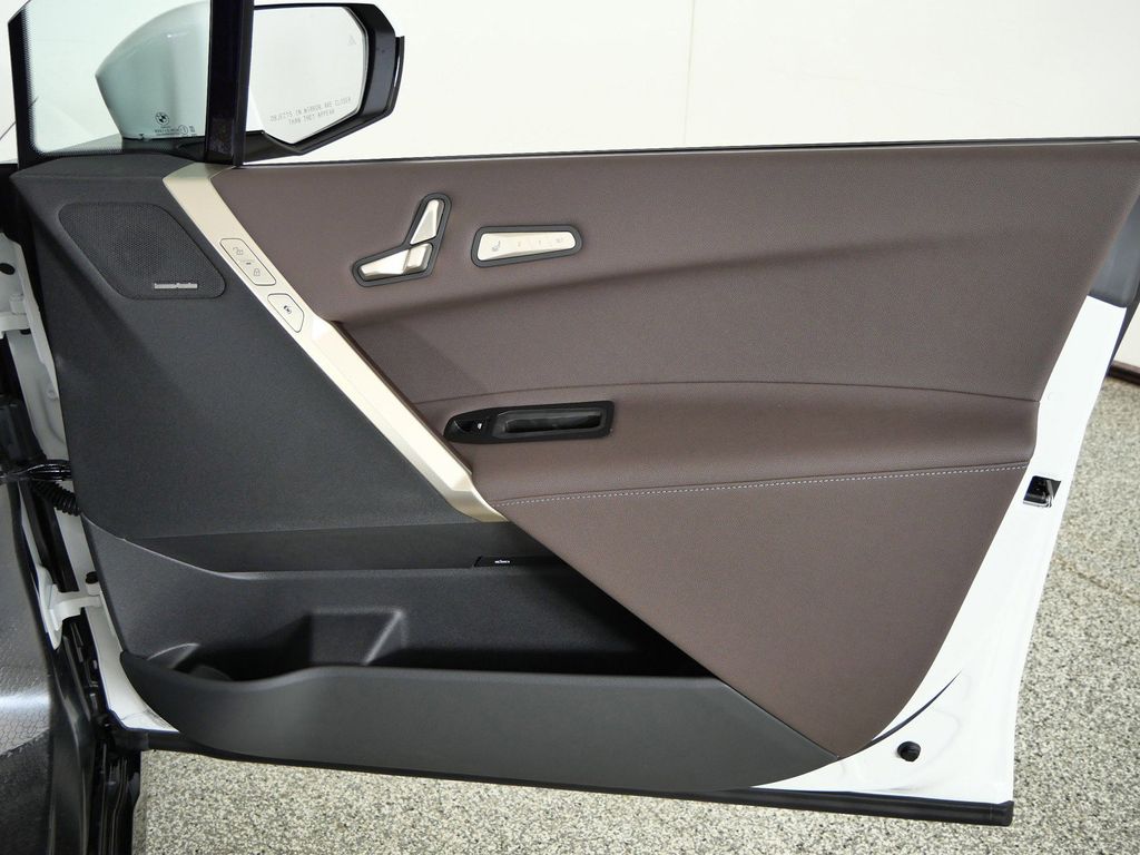 Thumbnail: 2026 BMW iX - 20