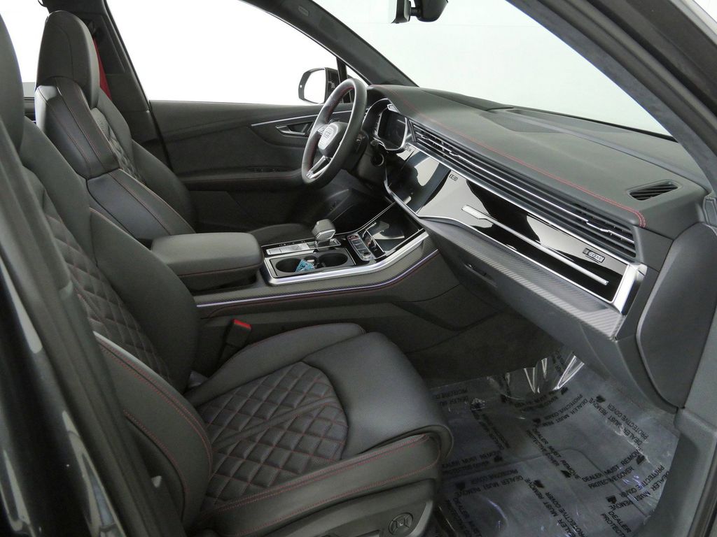 Thumbnail: 2025 Audi SQ7 - 19