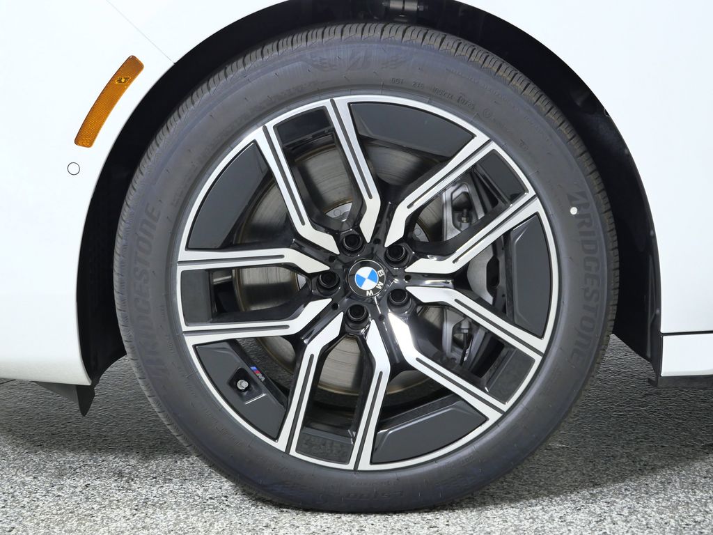 Thumbnail: 2025 BMW 7 Series - 17