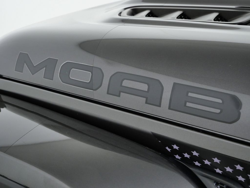 Thumbnail: 2019 Jeep Wrangler - 14