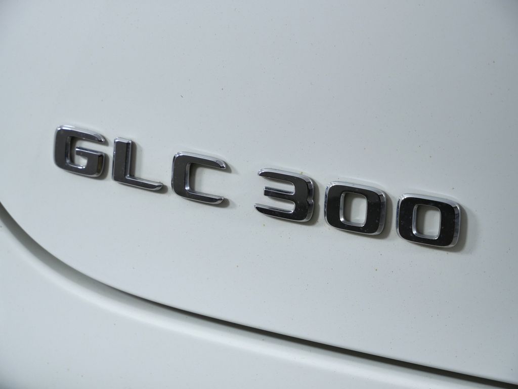 Thumbnail: 2019 Mercedes-Benz GLC - 14