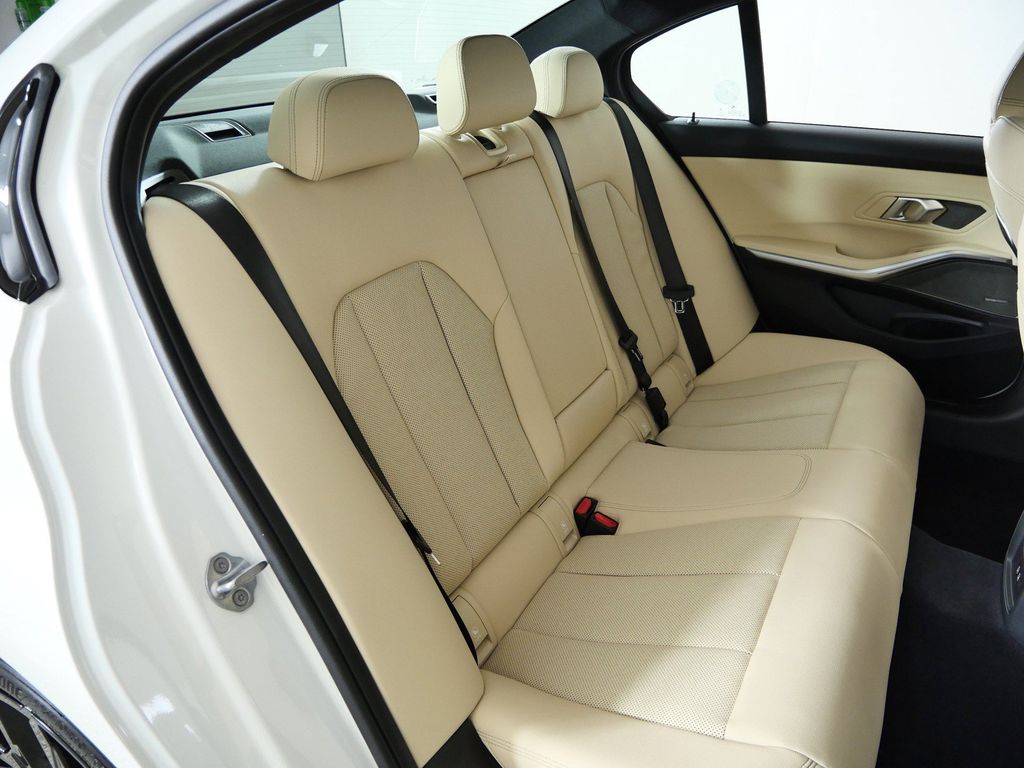 Thumbnail: 2026 BMW 3 Series - 23