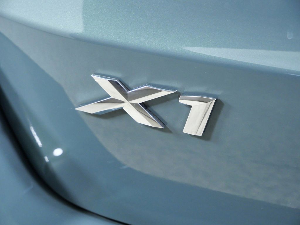 Thumbnail: 2026 BMW X1 - 13