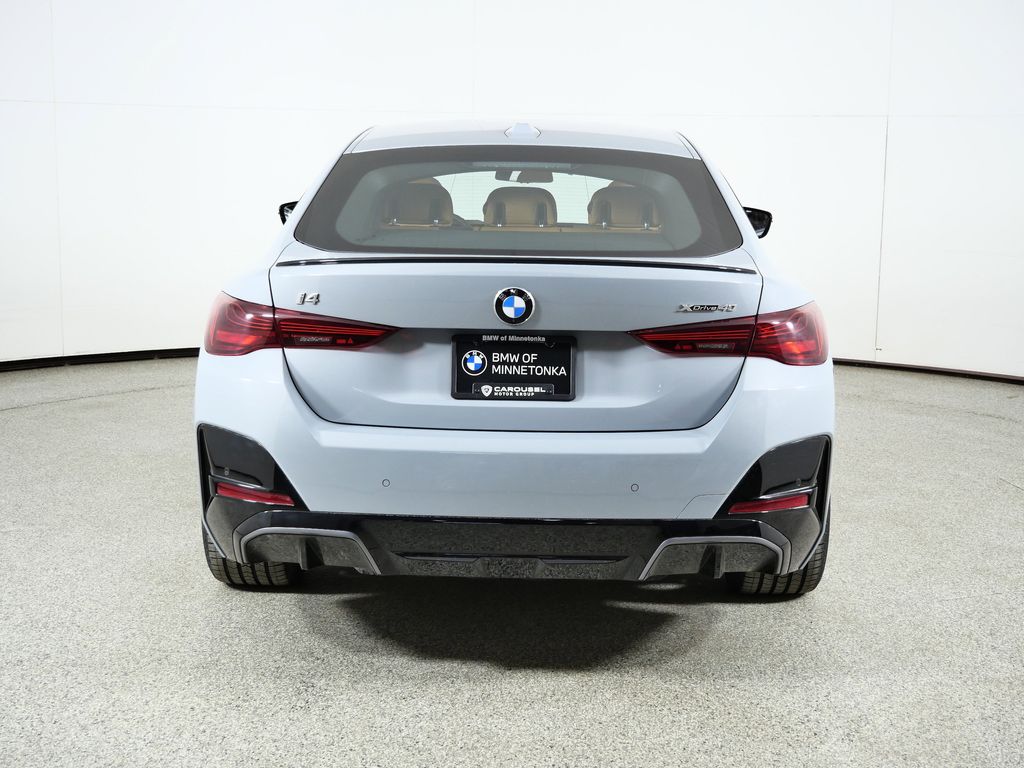 Thumbnail: 2026 BMW i4 - 10