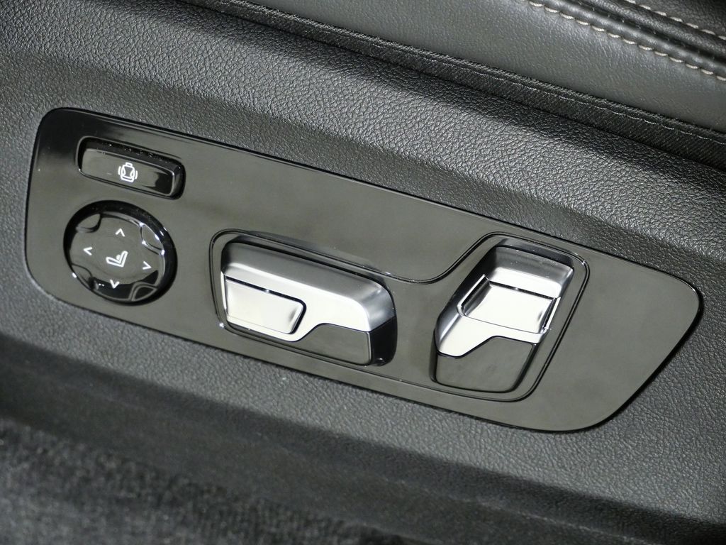 Thumbnail: 2025 BMW X7 - 45