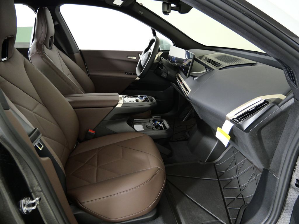 Thumbnail: 2026 BMW iX - 21