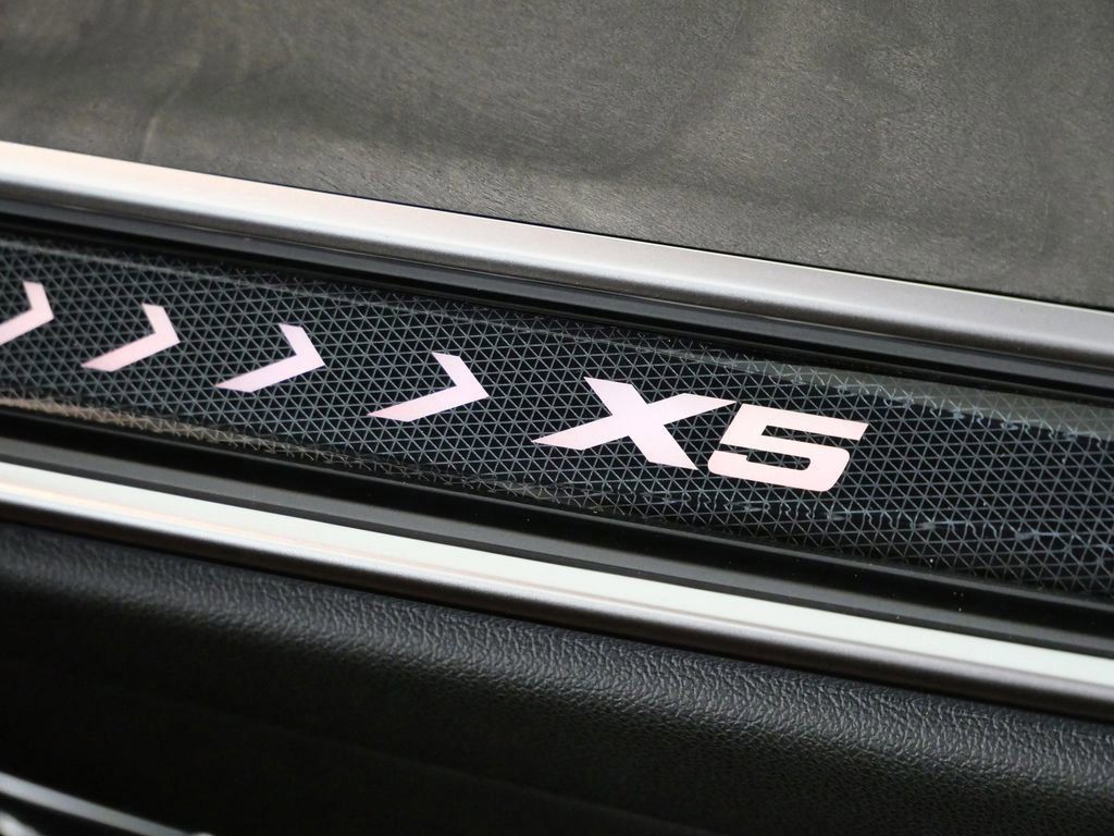 Thumbnail: 2026 BMW X5 - 25
