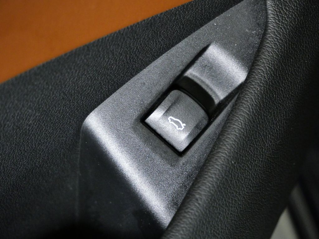 Thumbnail: 2024 BMW 8 Series - 37