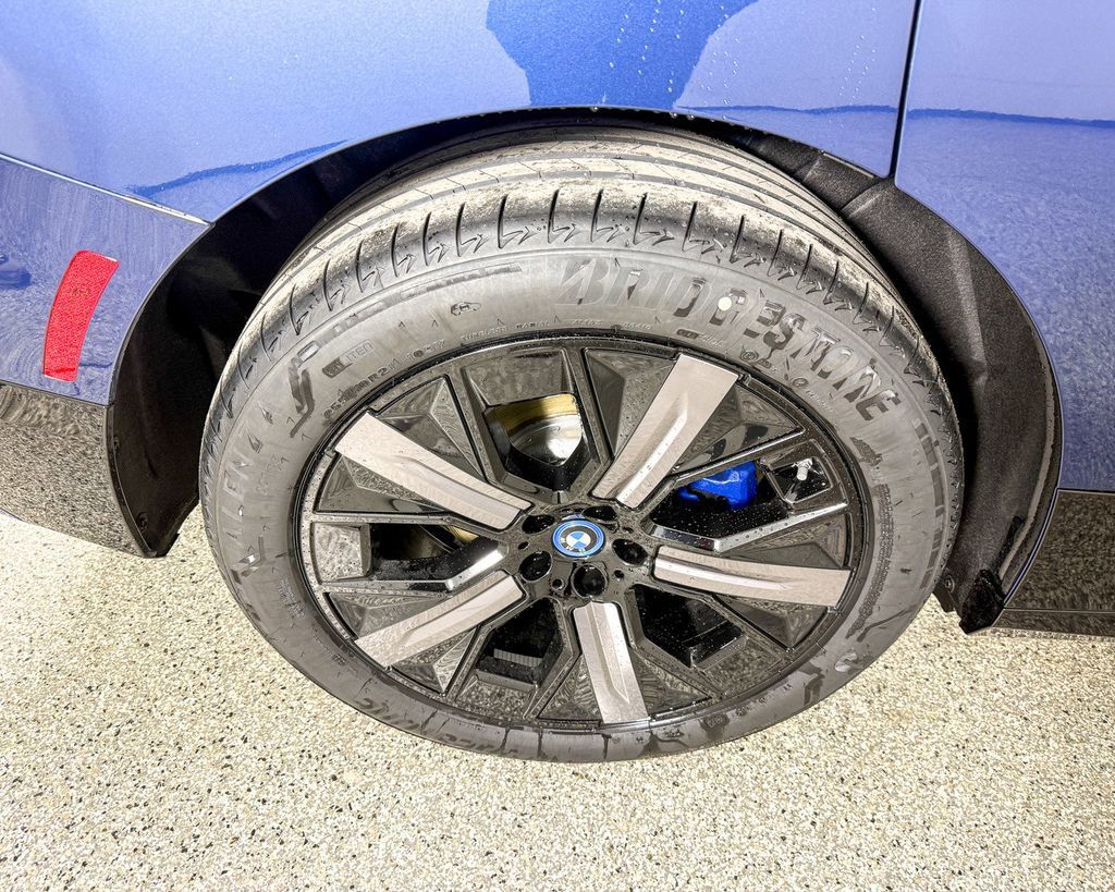 Thumbnail: 2025 BMW iX - 20
