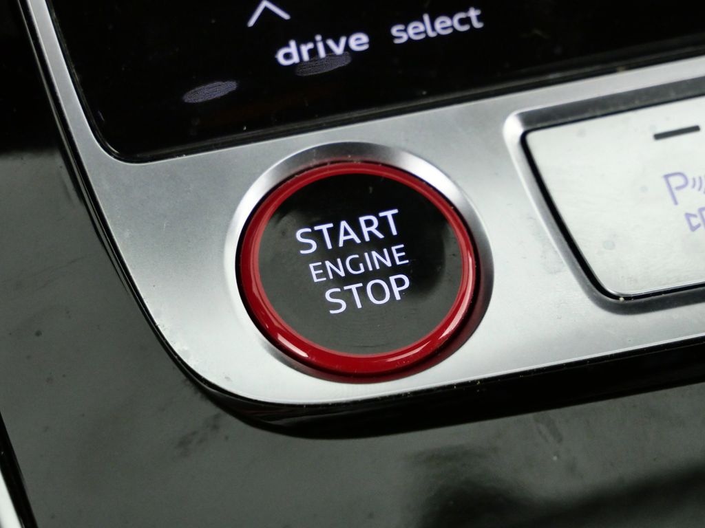 Thumbnail: 2023 Audi SQ8 - 45