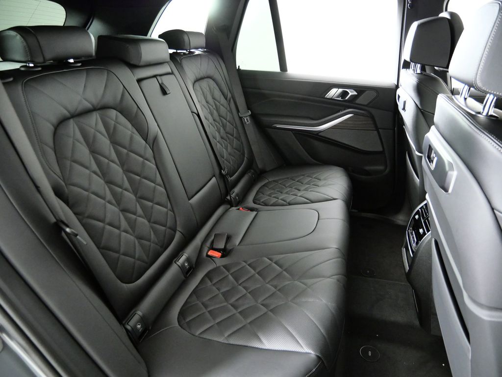 Thumbnail: 2026 BMW X5 - 27