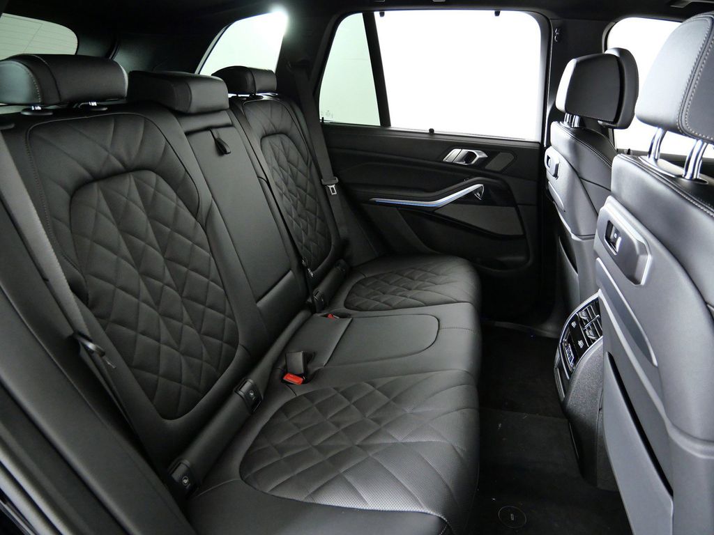 Thumbnail: 2026 BMW X5 - 27