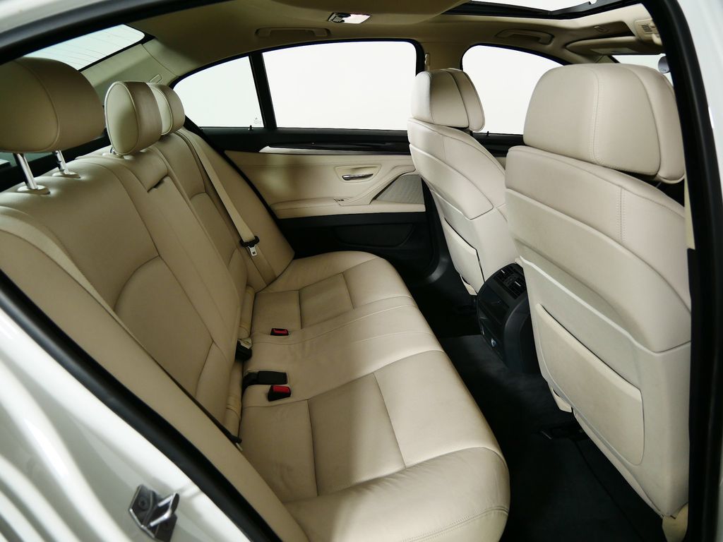 Thumbnail: 2013 BMW 5 Series - 24