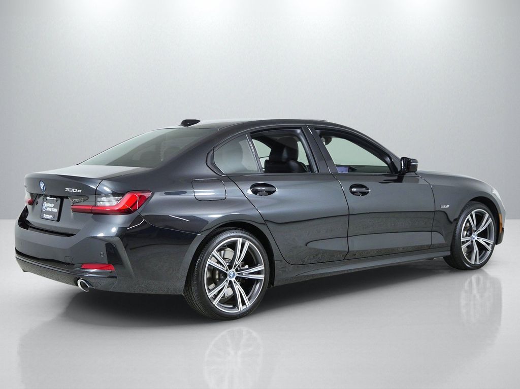 Thumbnail: 2023 BMW 3 Series - 10