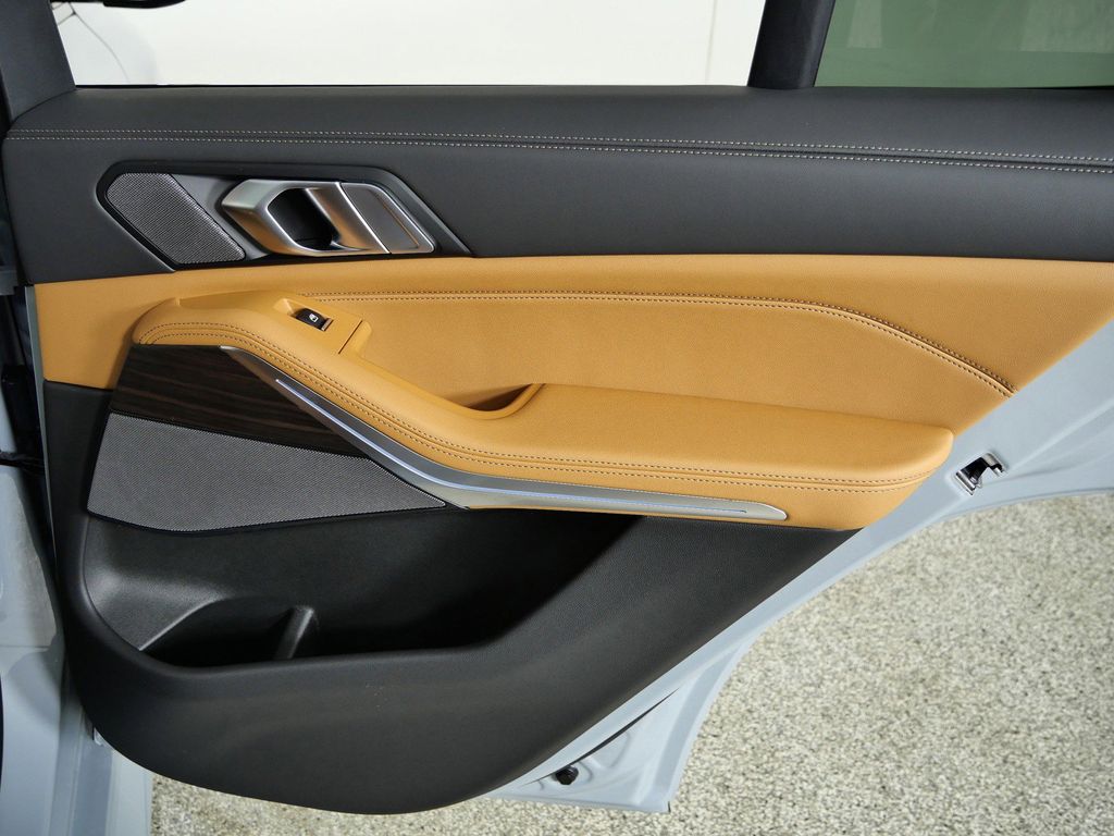 Thumbnail: 2026 BMW X5 - 25