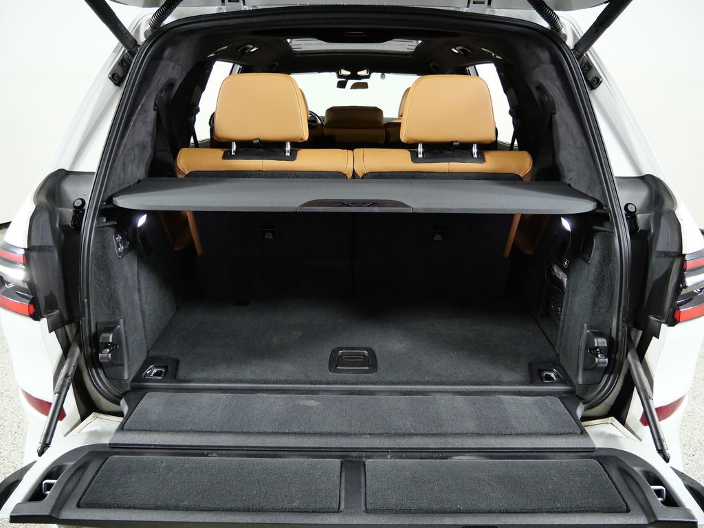 Thumbnail: 2023 BMW X7 - 35