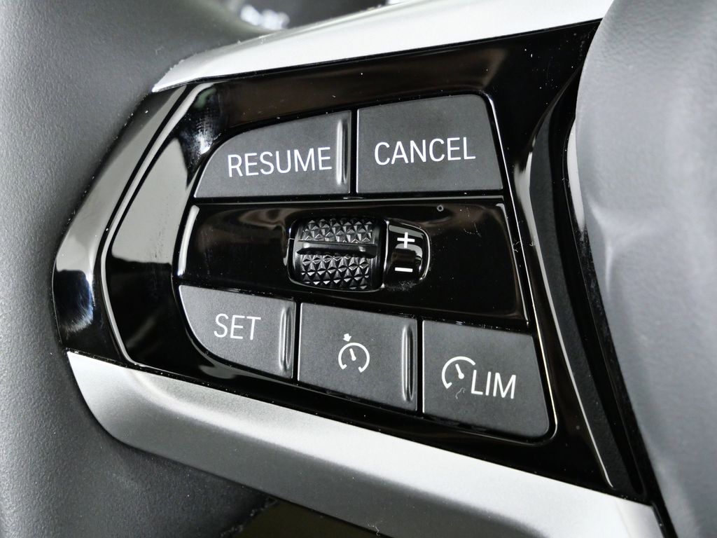 Thumbnail: 2025 BMW 3 Series - 44