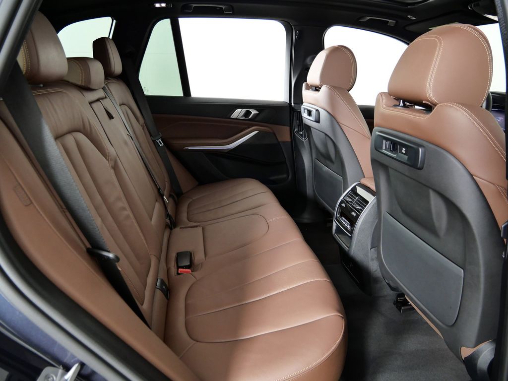 Thumbnail: 2022 BMW X5 - 30