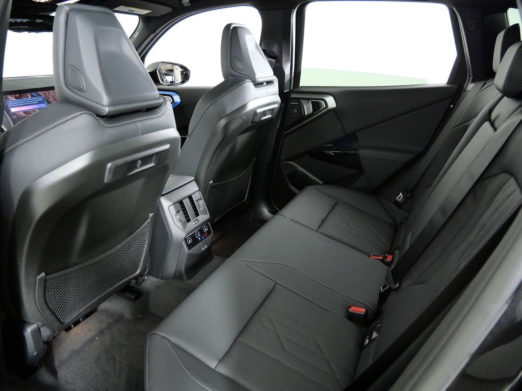 Thumbnail: 2026 BMW X3 - 31