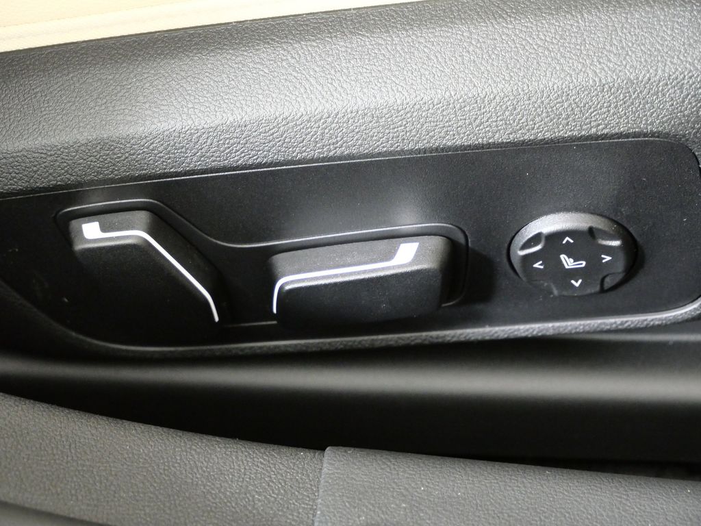 Thumbnail: 2026 BMW i4 - 22