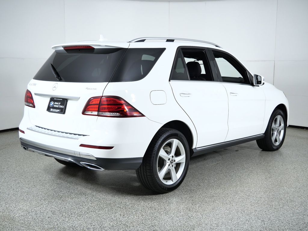 Thumbnail: 2017 Mercedes-Benz GLE - 10