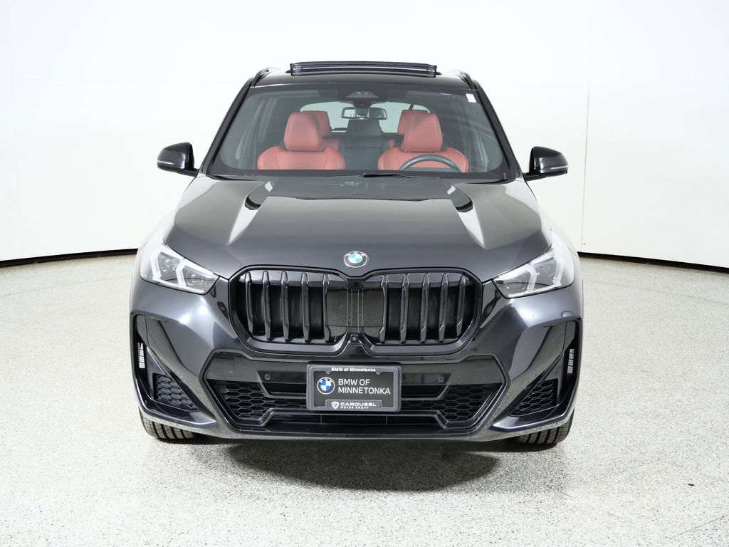 Thumbnail: 2023 BMW X1 - 3