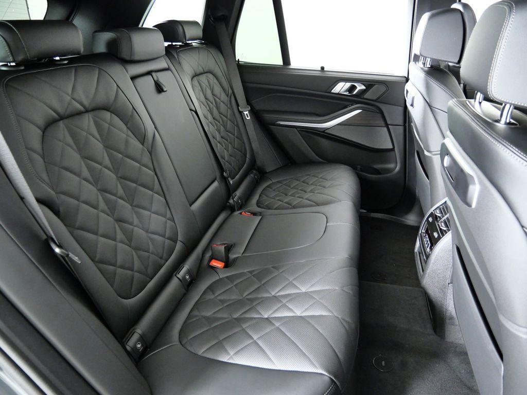 Thumbnail: 2026 BMW X5 - 29