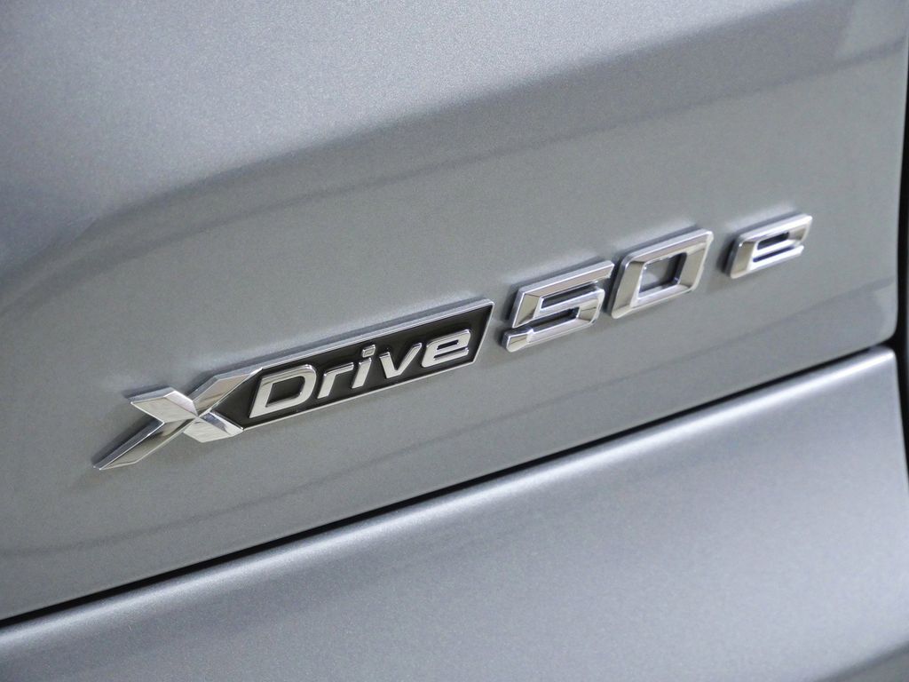 Thumbnail: 2026 BMW X5 - 12