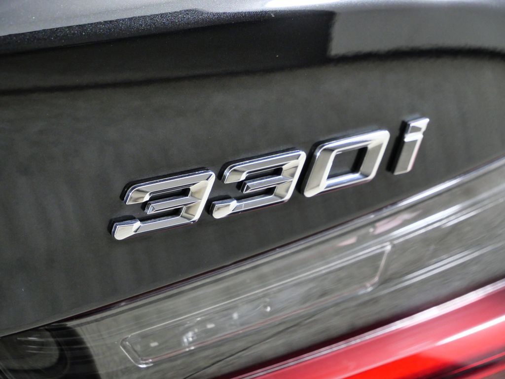 Thumbnail: 2026 BMW 3 Series - 12