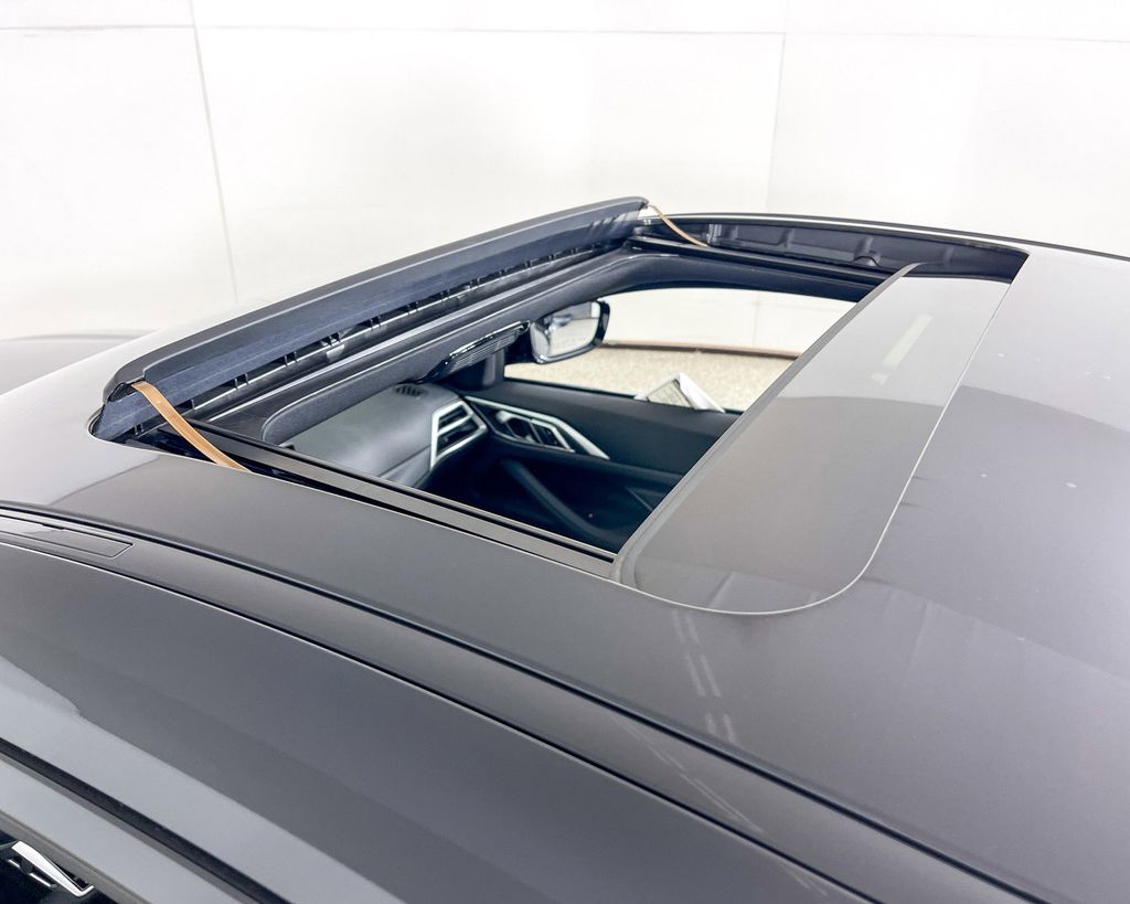 Thumbnail: 2025 BMW 4 Series - 18