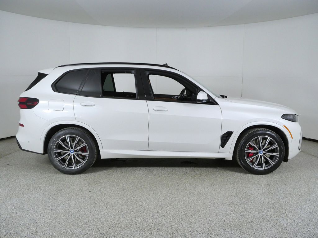 Thumbnail: 2025 BMW X5 - 10