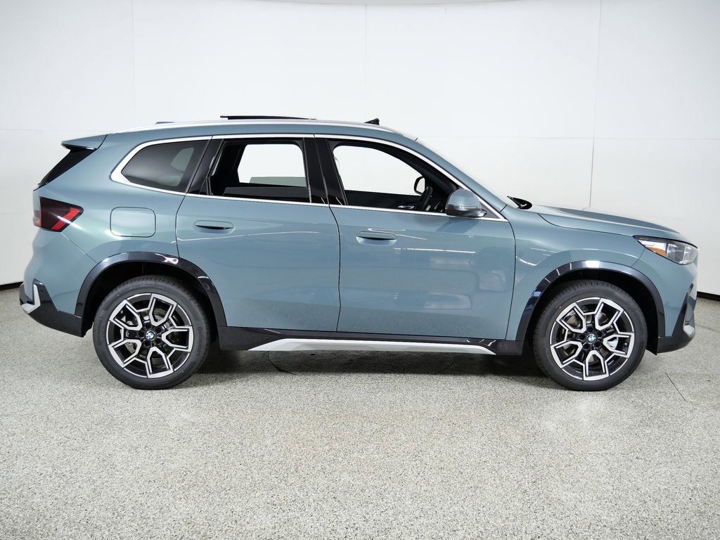 Thumbnail: 2026 BMW X1 - 10