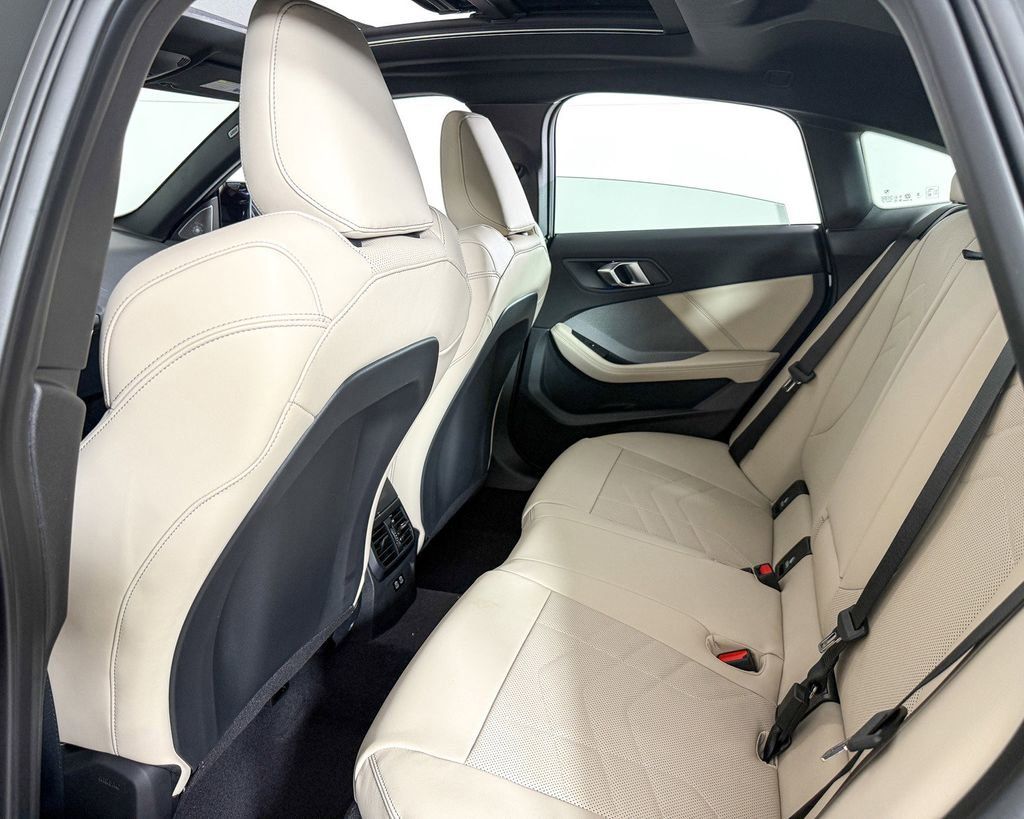 Thumbnail: 2025 BMW 2 Series - 30