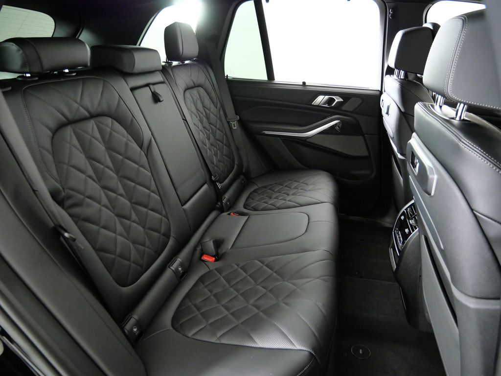 Thumbnail: 2026 BMW X5 - 27