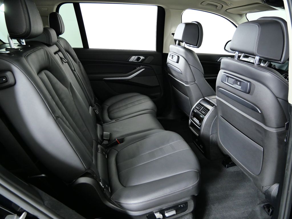 Thumbnail: 2020 BMW X7 - 26