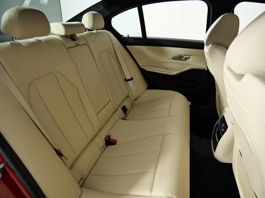 Thumbnail: 2019 BMW 3 Series - 27