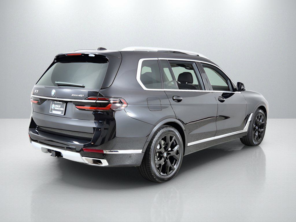 Thumbnail: 2026 BMW X7 - 10