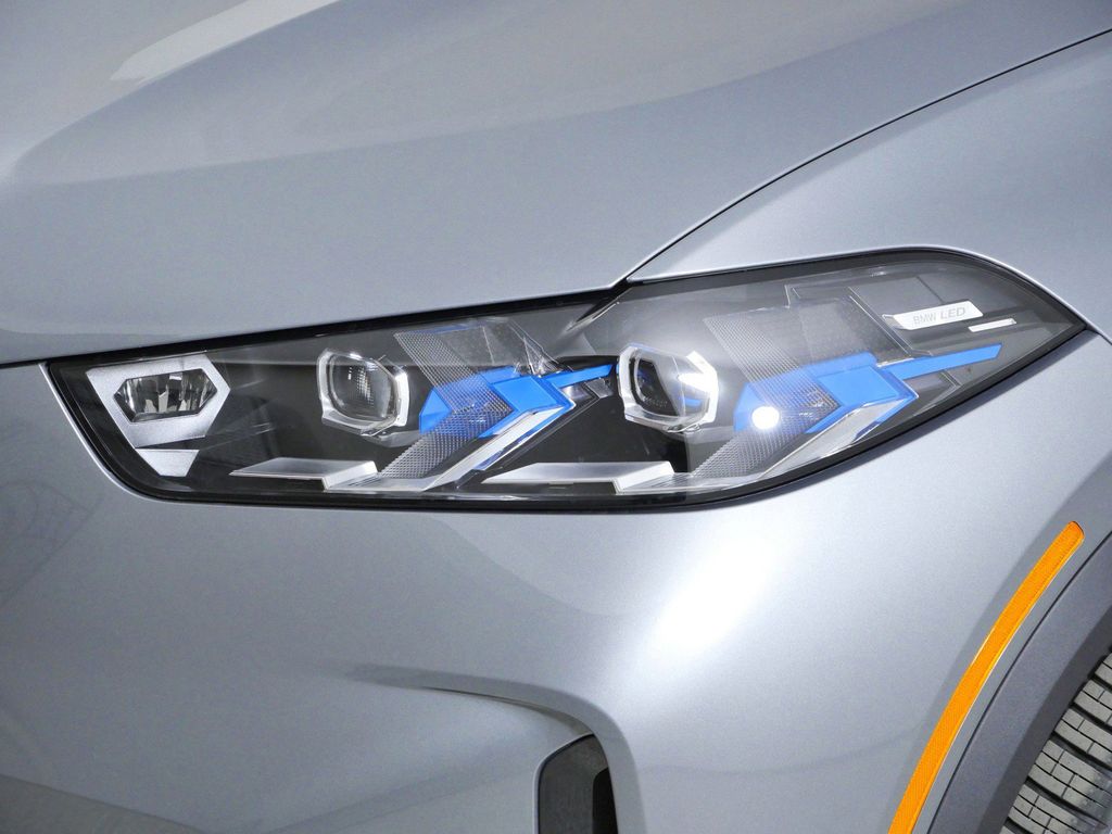 Thumbnail: 2026 BMW X5 - 3