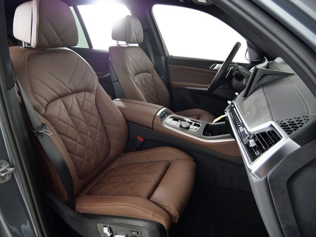 Thumbnail: 2026 BMW X5 - 21