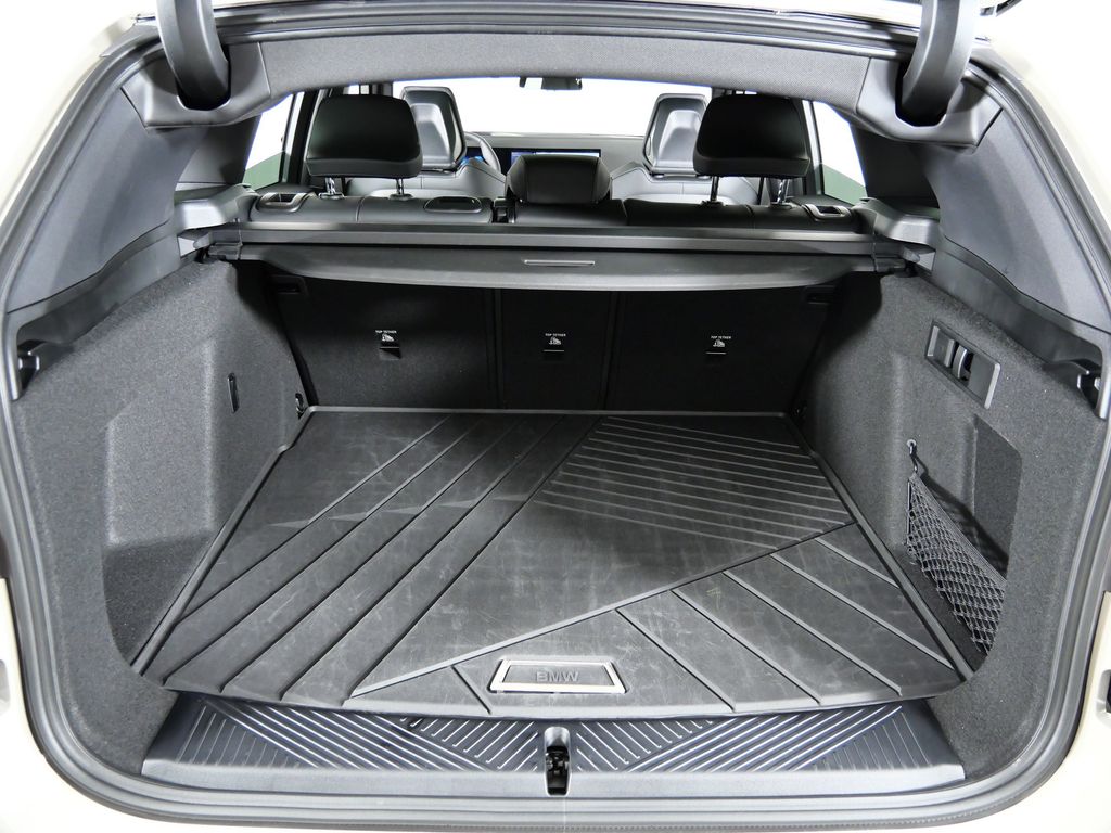 Thumbnail: 2025 BMW X3 - 32