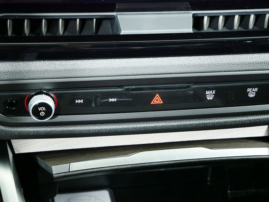 Thumbnail: 2026 BMW 4 Series - 44